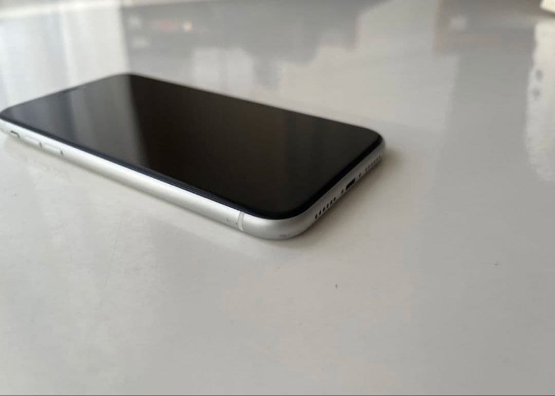 Apple iPhone XR 64GB ホワイト 本体