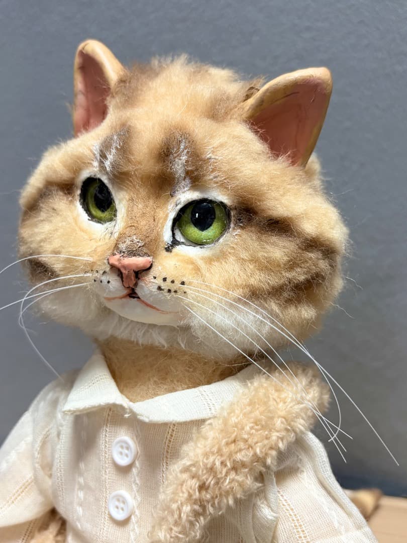 A 緑スカート茶トラ猫のアートドール　【ハンドメイド】猫　ぬいぐるみ