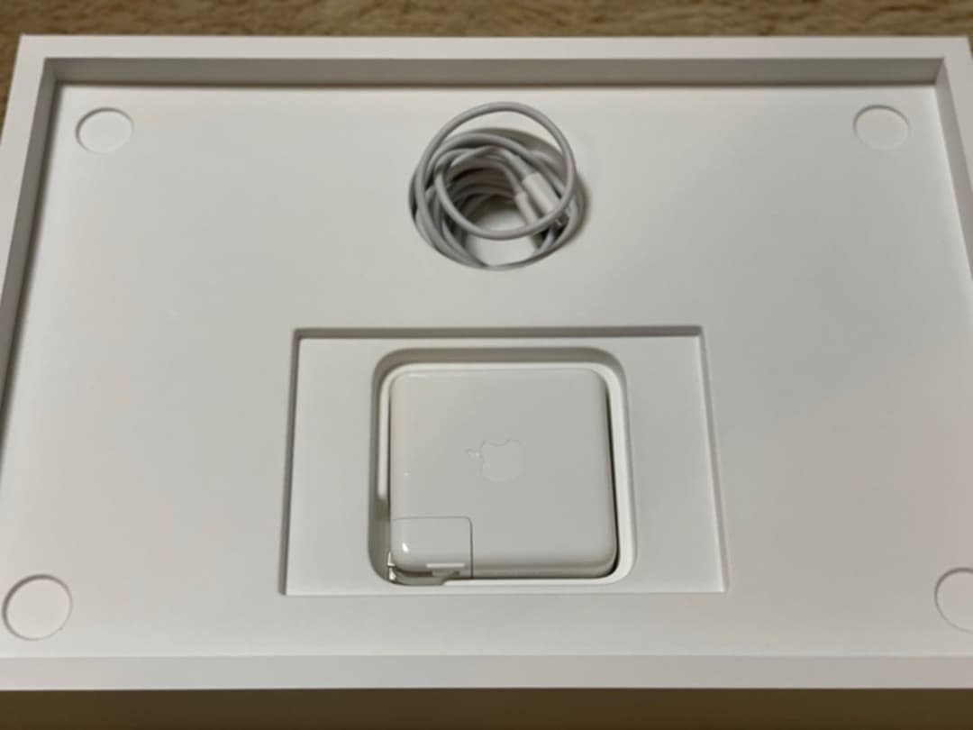 MacBook Pro (16-inch, 2019) シルバー　16G/1TB