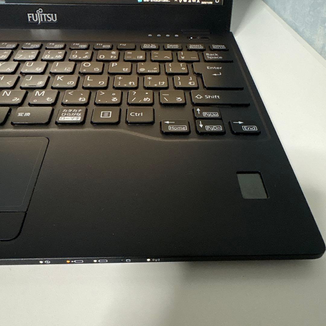 美品⭐︎Windows11搭載⭐︎超軽量LIFEBOOK U939 B⭐︎初期設定済