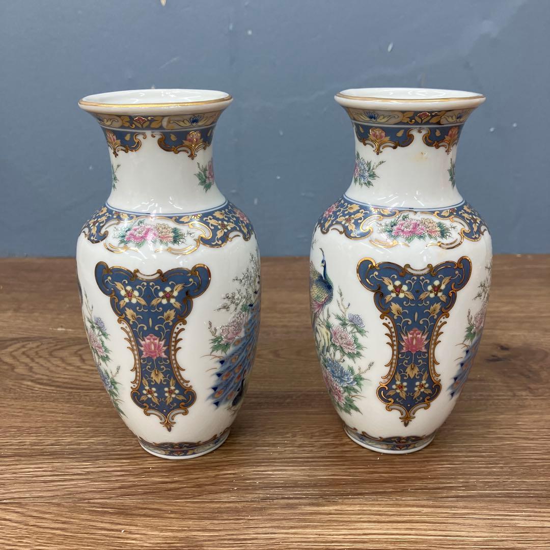 E-2 豪華金彩 磁器 3点セット 孔雀 牡丹 蓋付き壺 飾り壺 花瓶