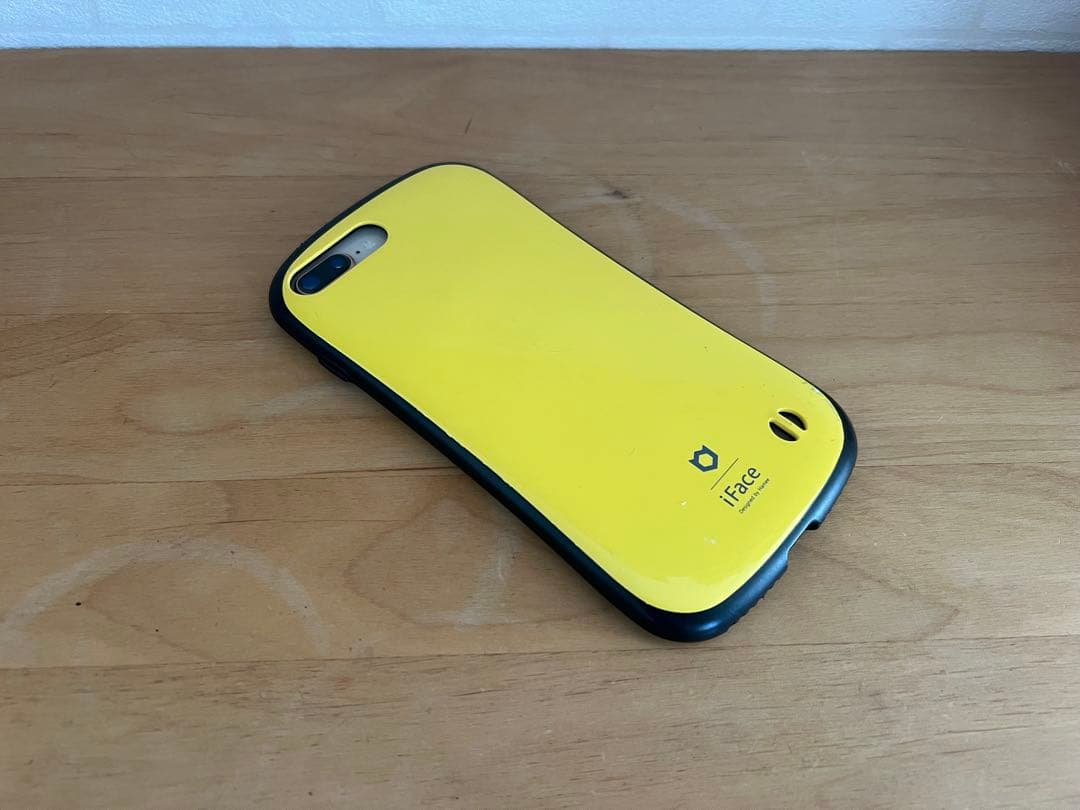 iPhone8 Plus 256GB （spigen、エレコム、iFace）