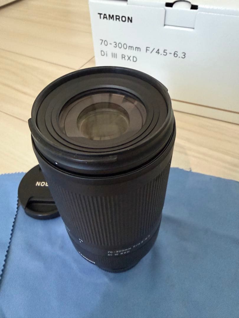 美品　TAMRON 70-300mm F/4.5-6.3 Di III RXD