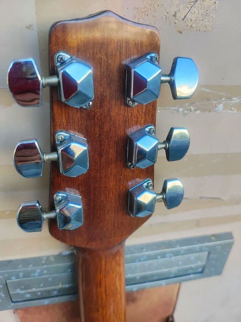 美品 Takamine 200シリーズ(？)NA 型番不明 PU付き エレアコ