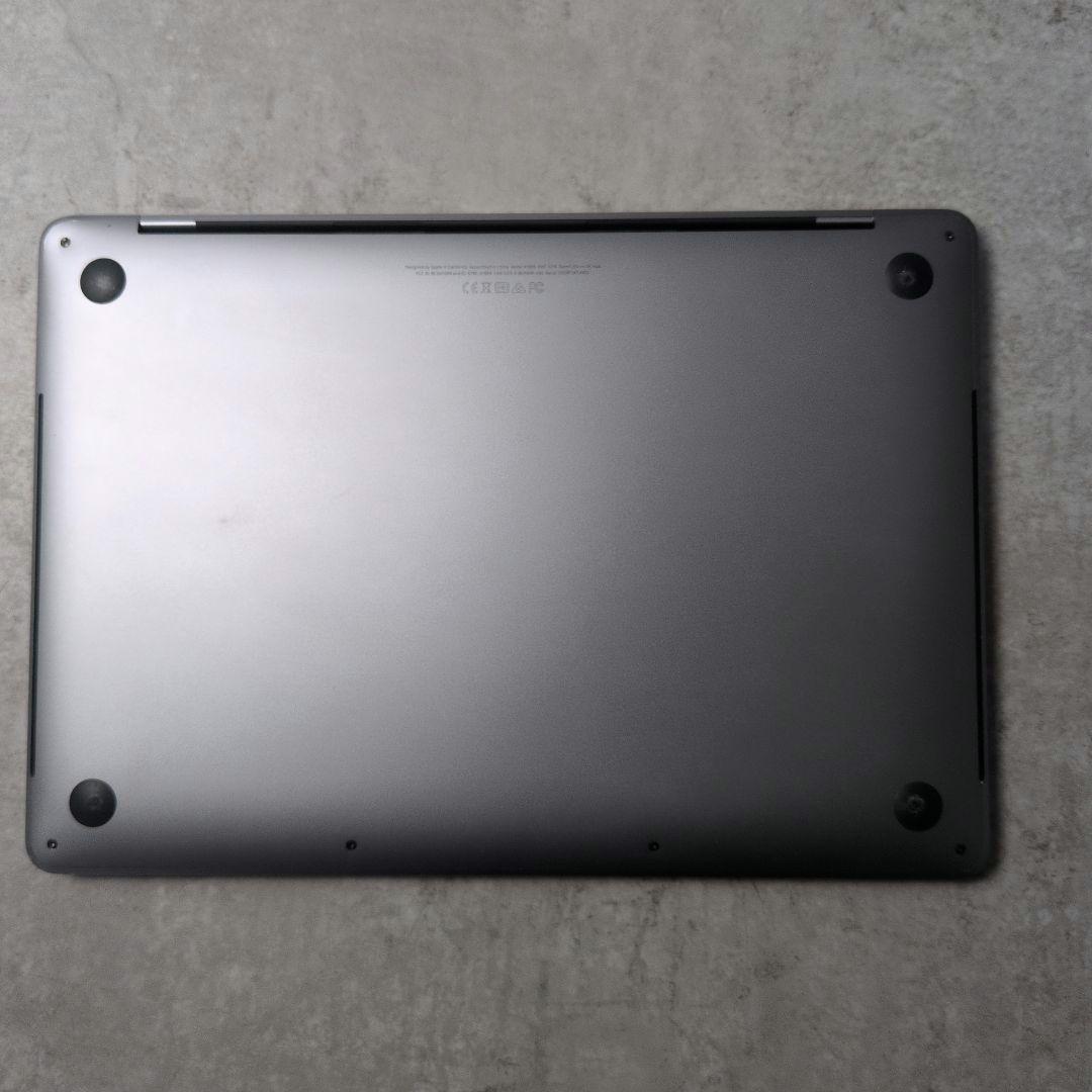 MacBookPro 2018 13インチ i7 16GB SSD512