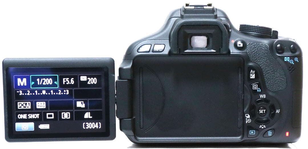 キヤノンEOS Kiss X5 デジタル一眼レフカメラとレンズキット（完動品）