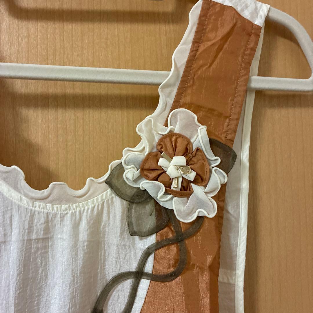 花モチーフ付きツートンエプロン