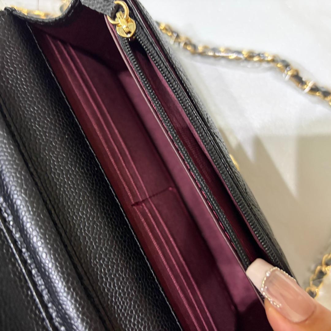 CHANEL 　シャネル　ノベルティ ショルダー バック 　ゴールド　ブラック