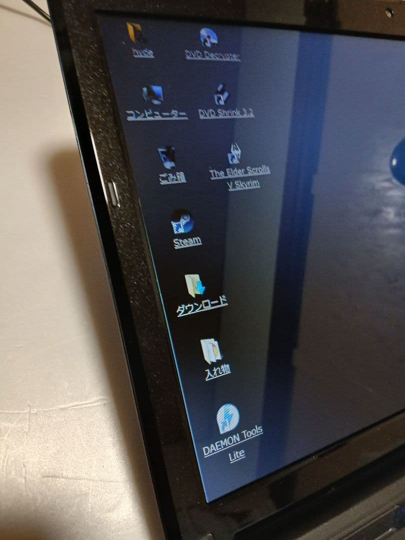 富士通　LIFEBOOK AH77/D FMVA77DL ノートパソコン本体