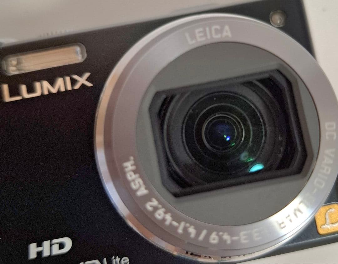 [美品]パナソニック Lumix DMC-TZ10 デジタルカメラ