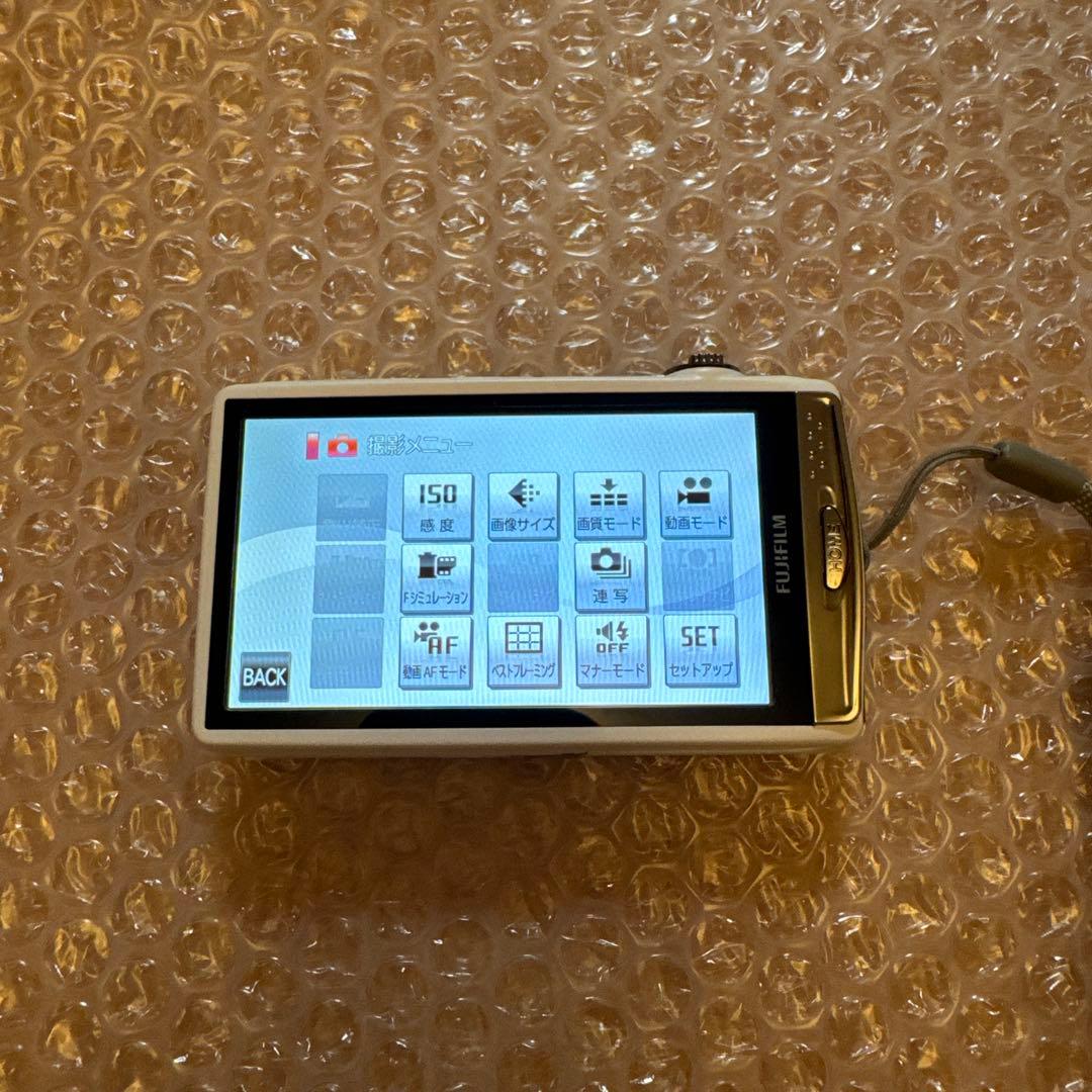 【美品】富士フィルム FUJIFILM FINEPIX Z900EXR ホワイト