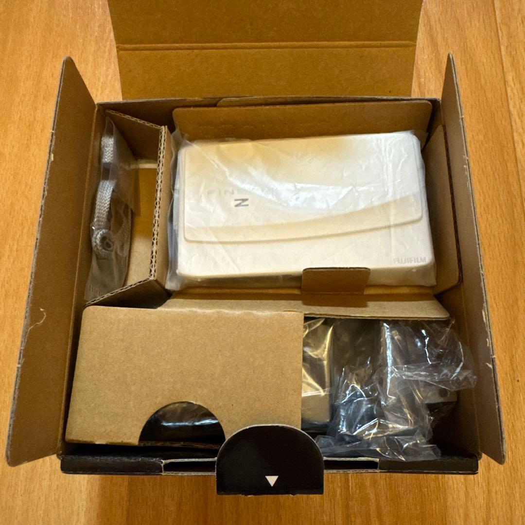 【美品】富士フィルム FUJIFILM FINEPIX Z900EXR ホワイト