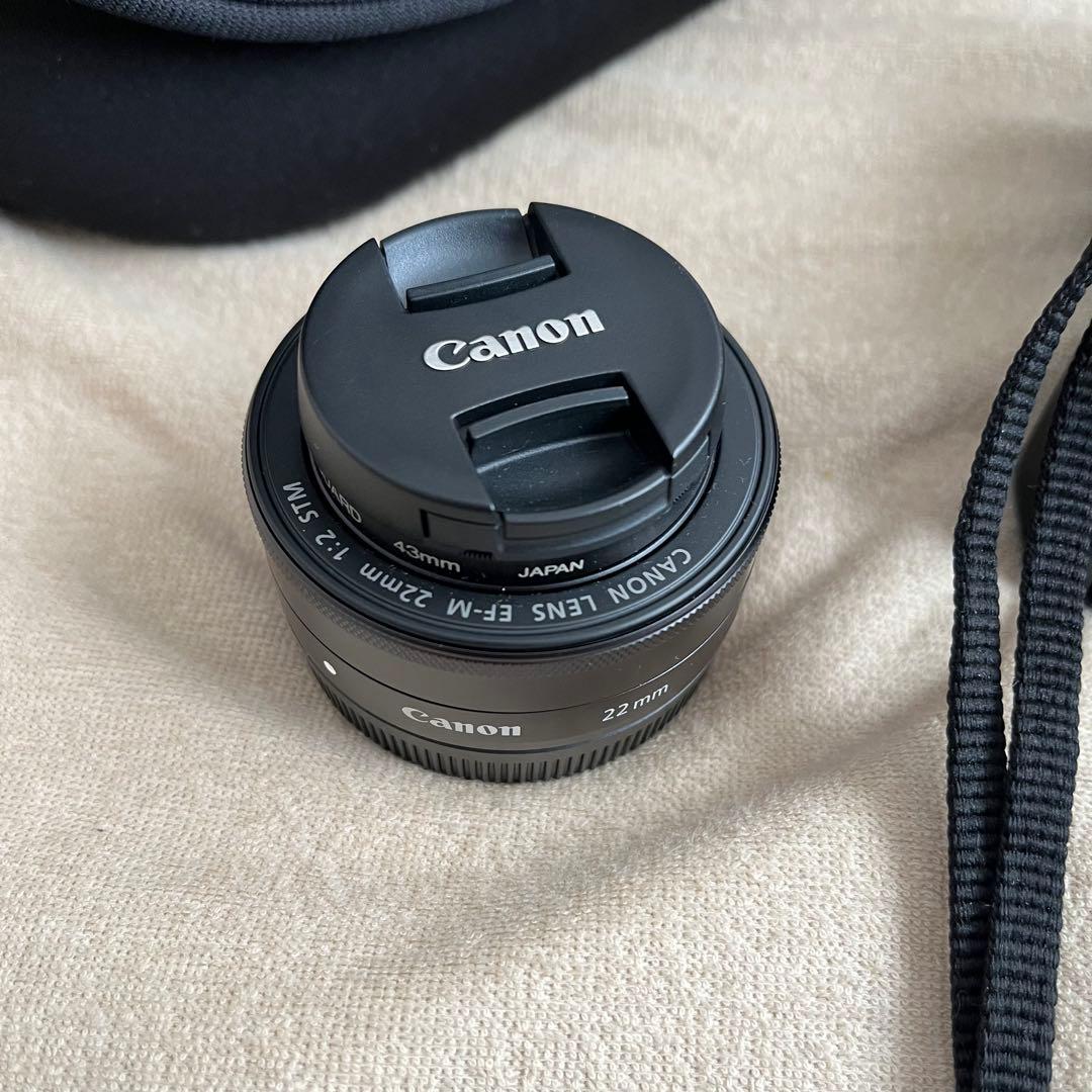 Canon EOS Kiss M ダブルレンズ 持ち歩き用ケース付き