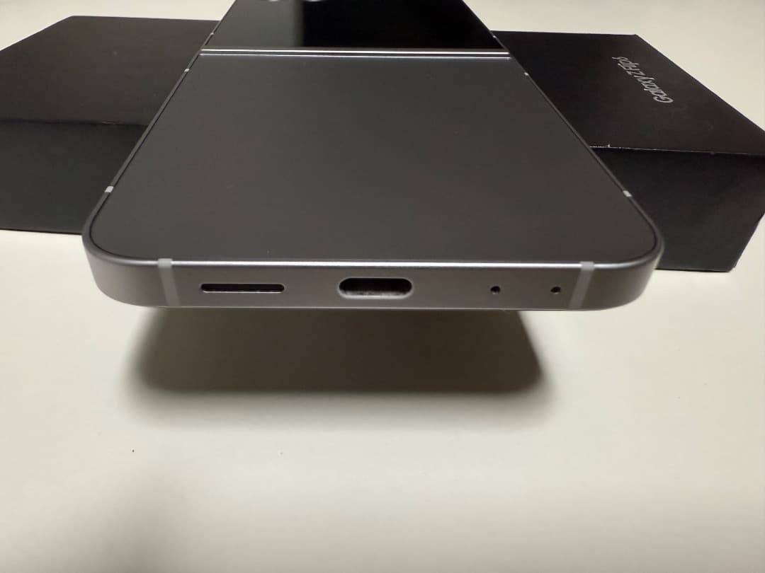 美品 Galaxy Z FLIP6 256GB B-4