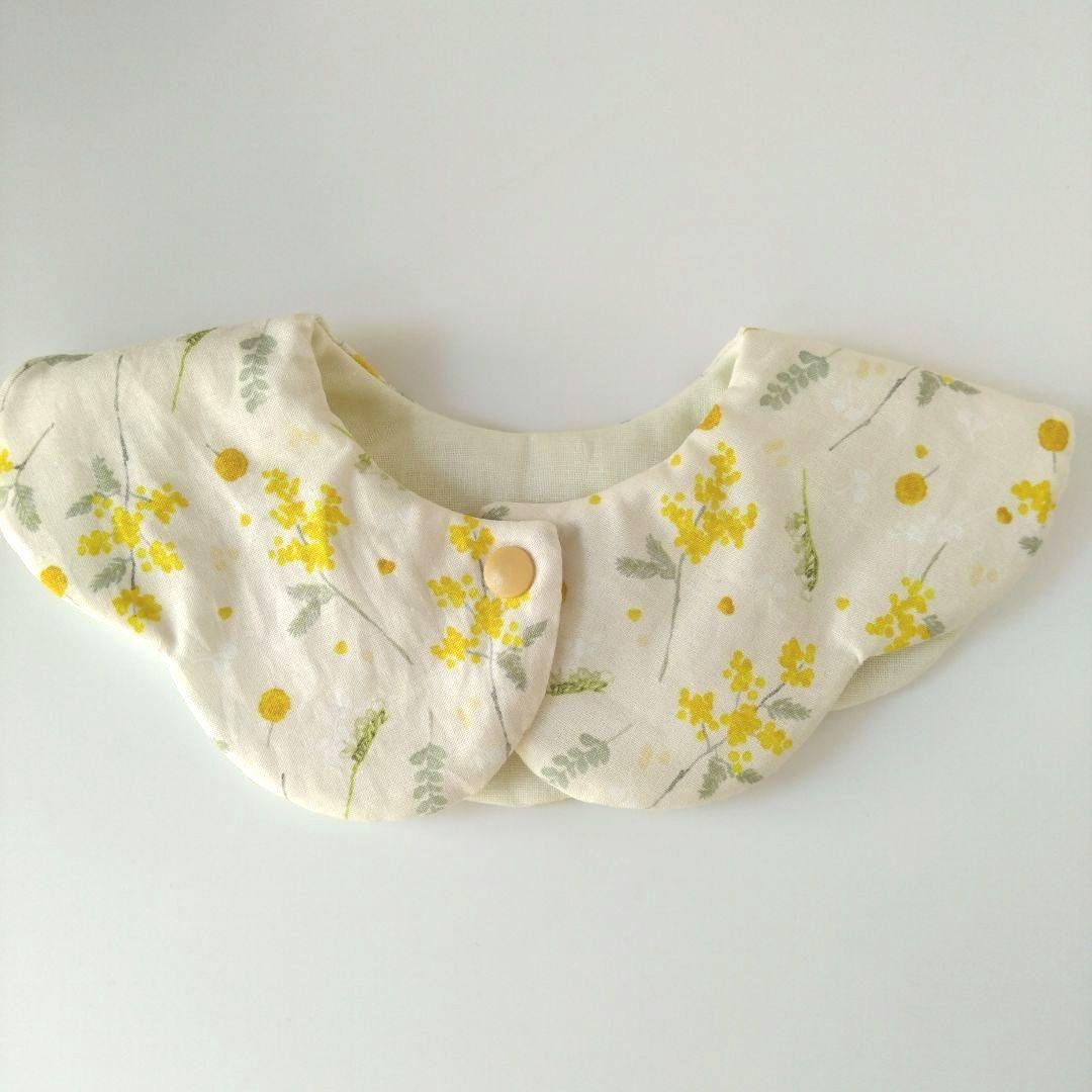 ハンドメイド　360°花びらスタイ　ミモザ刺繍　ミモザ柄　もくもくスタイ　名入れ