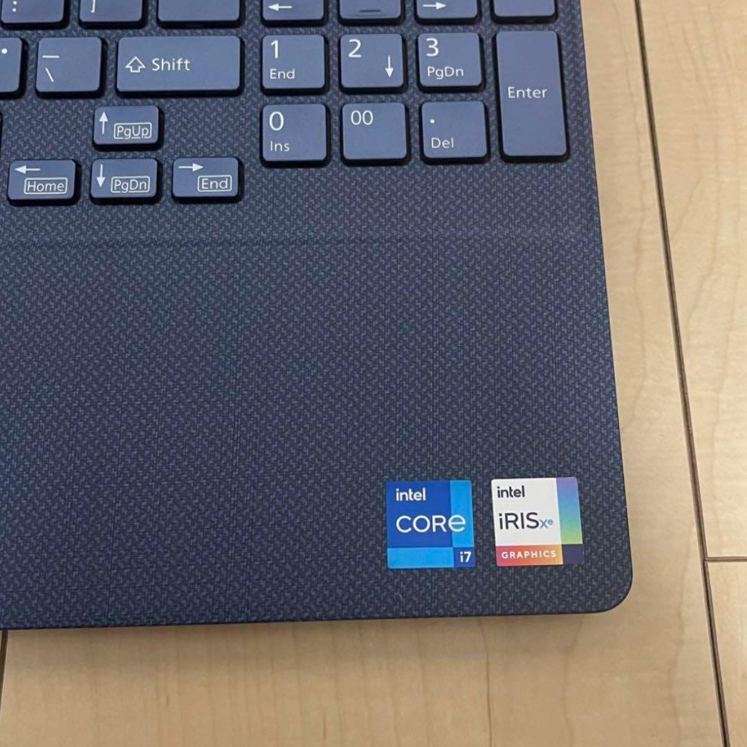 富士通 LIFEBOOK TH77/E3 FMVT77E3LG