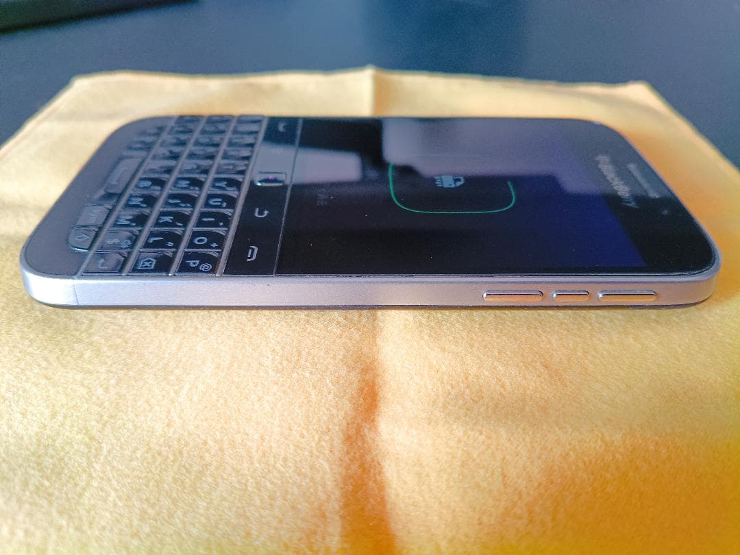 BlackBerry Classic Q20 SIMフリー ブラック