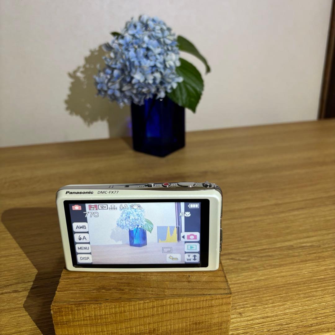 Panasonic LUMIX DMC-FX77 ホワイト