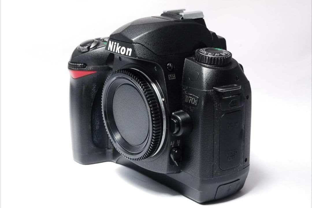 ♥CCDの味ある描写♥Nikon D70s♥Wズームキット♥すぐ撮影OK