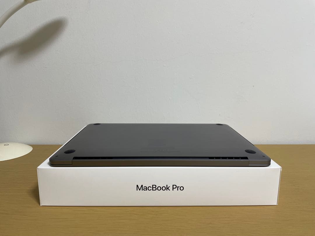 『美品』 MacBook Pro 2020 i7チップ充電回数37回容量 99%