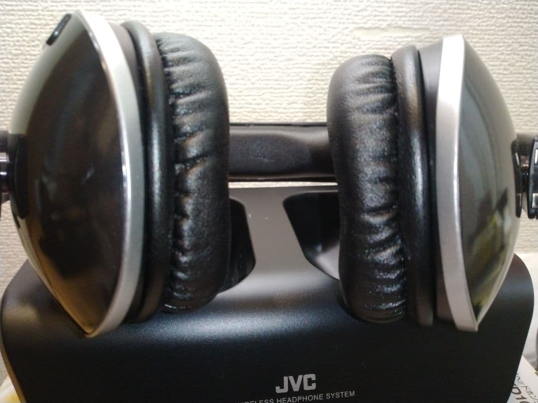 JVC ワイヤレスヘッドホン HA-WD100B　便利です。