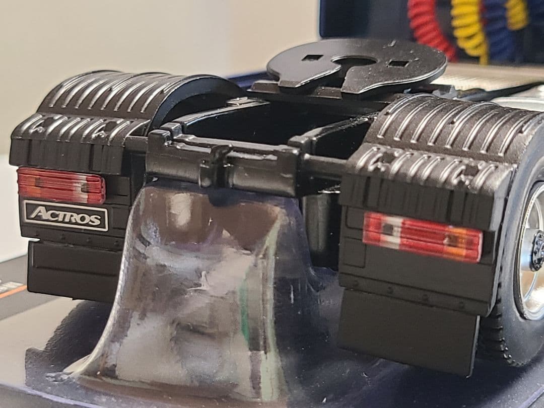 イクソ 1/43 メルセデスベンツ アクトロス MP1 1995