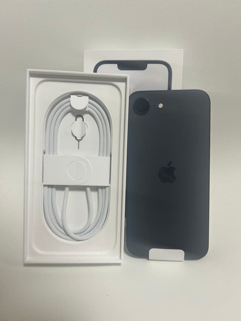 【新品未使用2台セット】iPhone 16eブラック ホワイト　256GB