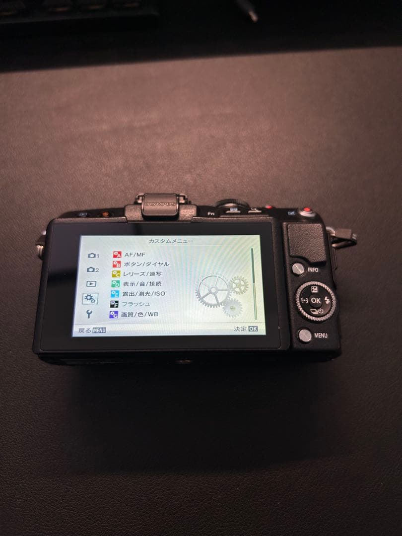 Olympus PEN Lite E-PL6レンズキット 写レンズ付き
