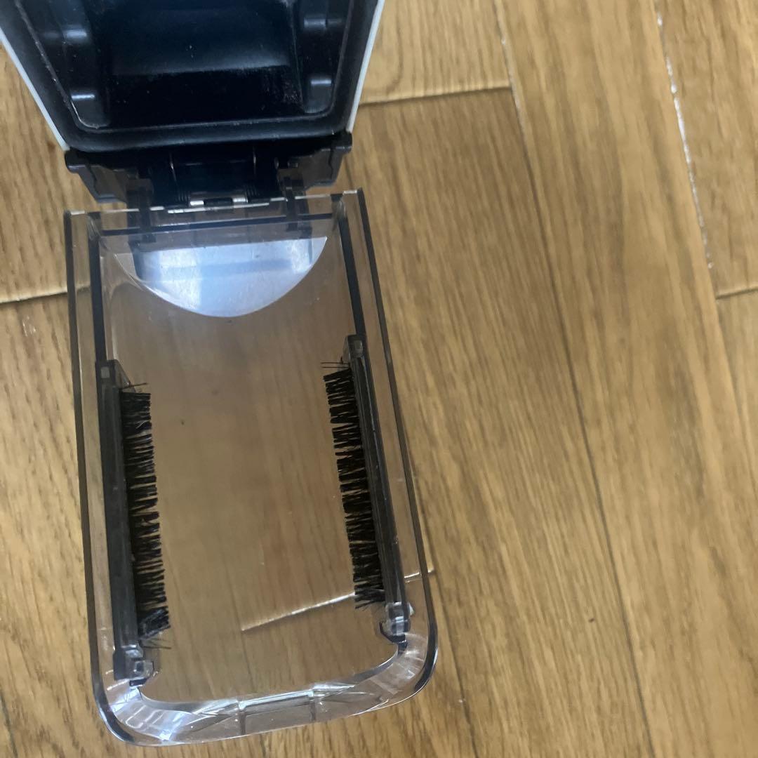 Sharkの充電式ハンディクリーナ　WV406JGG