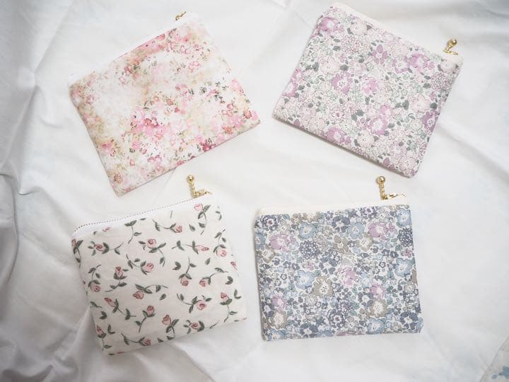 ⭐︎ハンドメイド⭐︎ ファスナー付き　ティッシュケース　【フローティングフローラ】