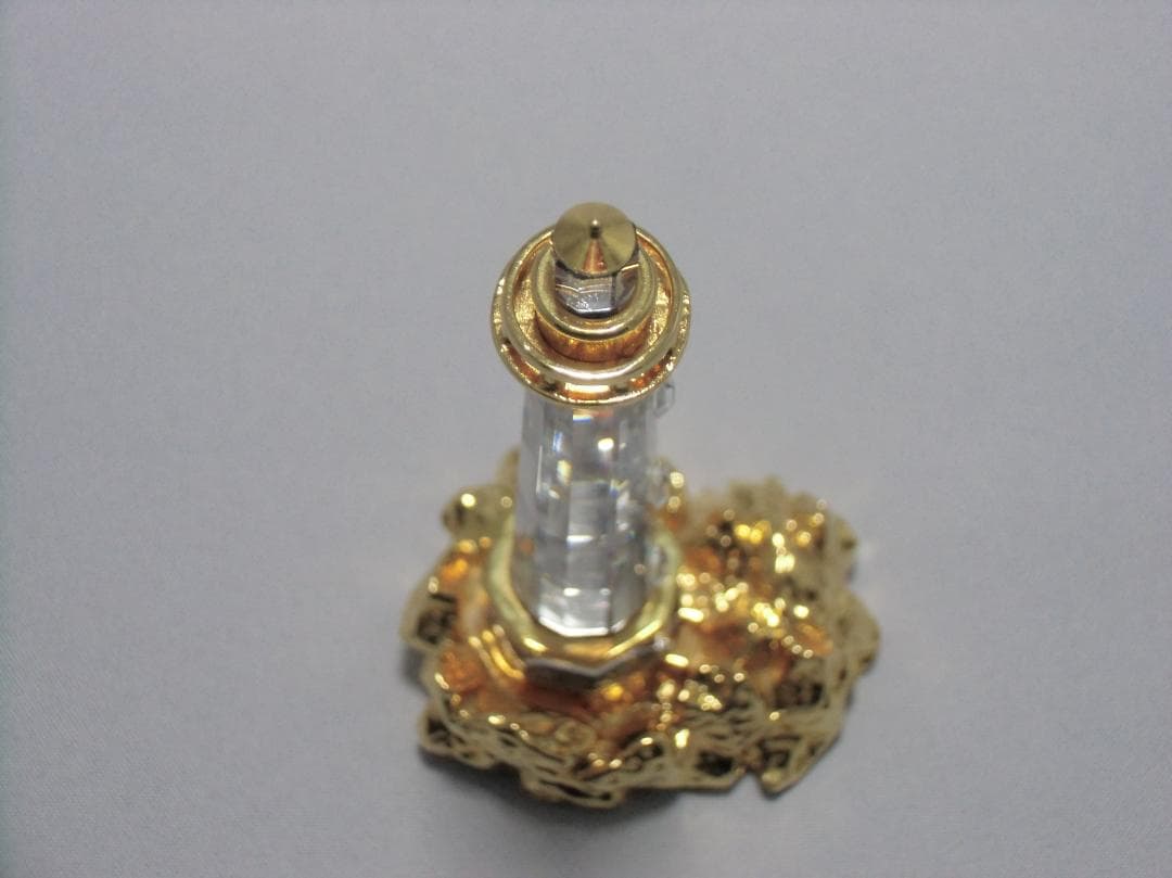 SWAROVSKI クリスタル灯台型置物　A040