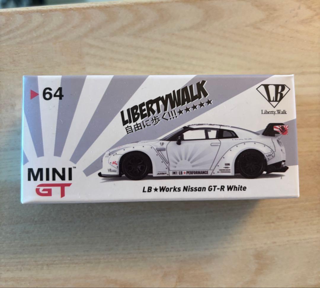 MINIGT LB★Works Nissan GT-R ホワイト 64
