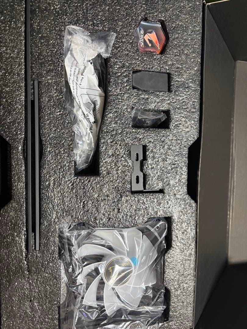 【動作良好】GIGABYTE AORUS MASTER RTX5090 32GB
