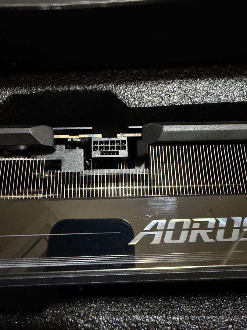 【動作良好】GIGABYTE AORUS MASTER RTX5090 32GB
