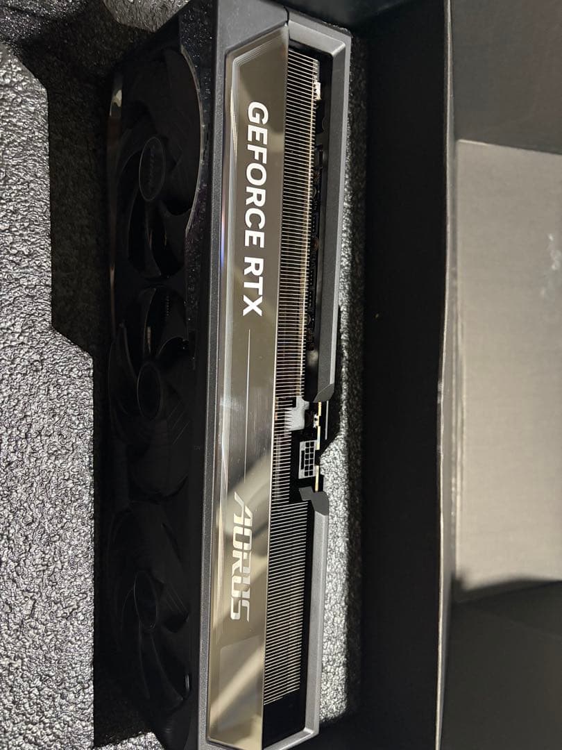 【動作良好】GIGABYTE AORUS MASTER RTX5090 32GB