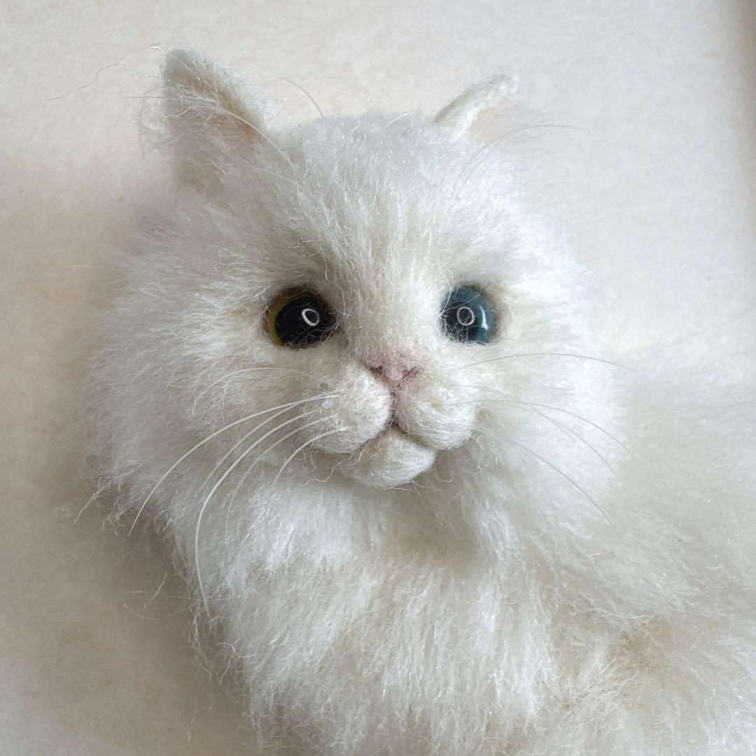 羊毛フェルト猫 白猫ブローチ
