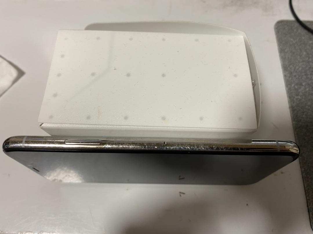 L*中様 Iphone10 IphoneX 64GB 画面縦線
