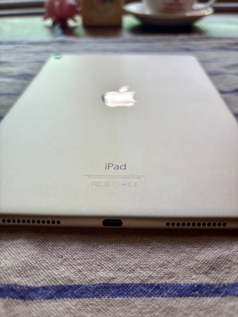 iPad Pro 9.7インチ 128GB ゴールド 美品