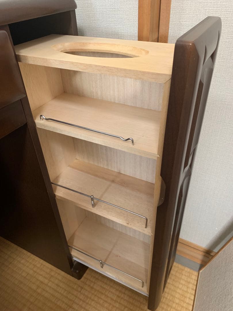 三面鏡ドレッサー（椅子はありありません）