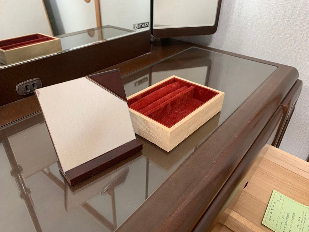 三面鏡ドレッサー（椅子はありありません）