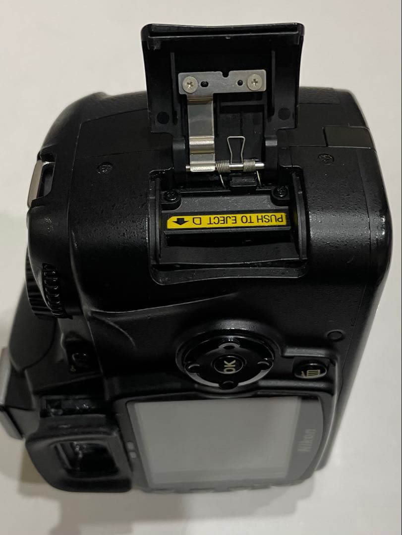 Nikon D60 デジタル一眼レフカメラ 本体