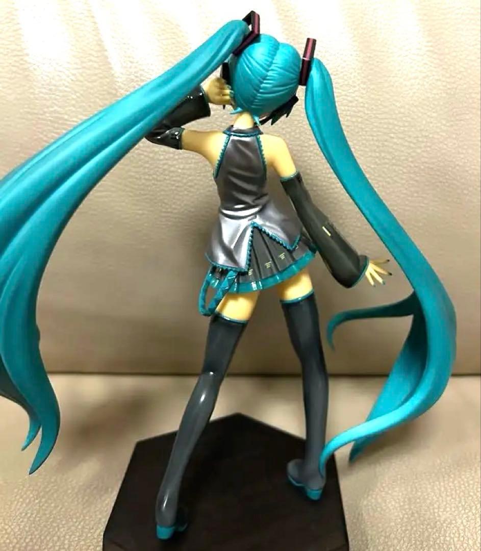 ボーカロイド初音ミクHatsune Miku 1/8スケールフィギュア