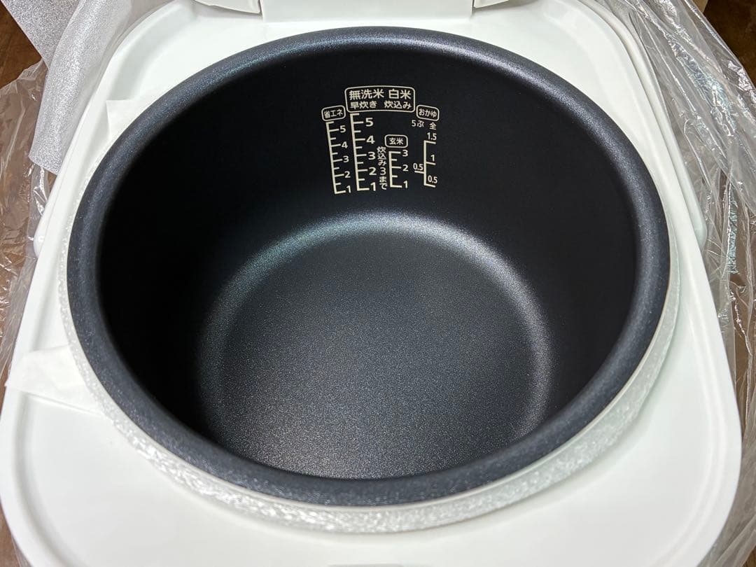 未使用保管品　アイリスオーヤマ炊飯器　RC-ME50-W　2021年製