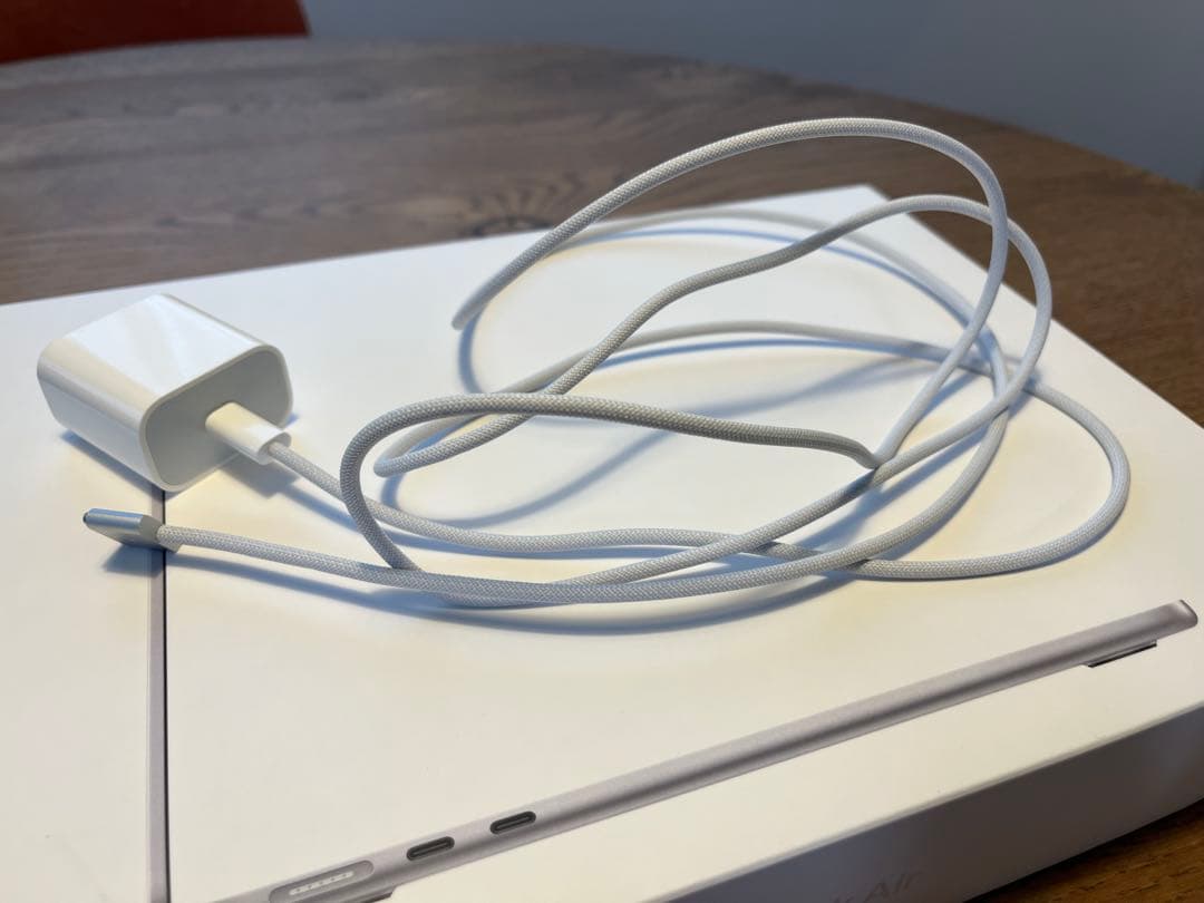 【極美品】MacBook Air M2 13インチ 16GB 512GB