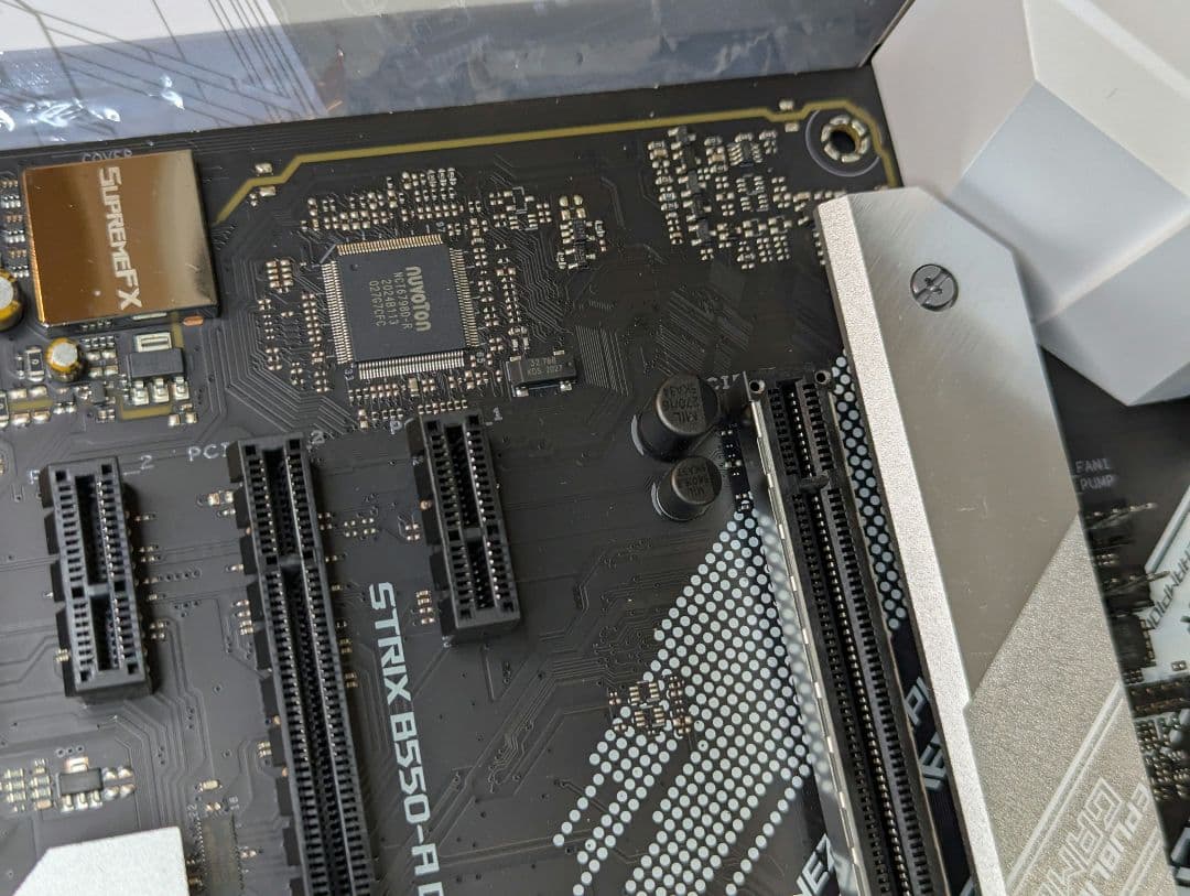 マザーボード ASUS ROG STRIX B550-A GAMING AM4