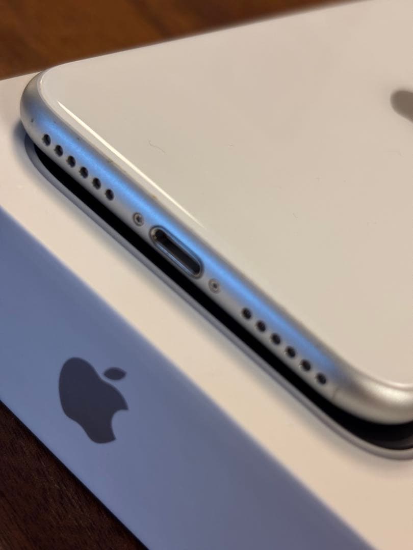 iPhone SE 第2世代　64G ホワイト