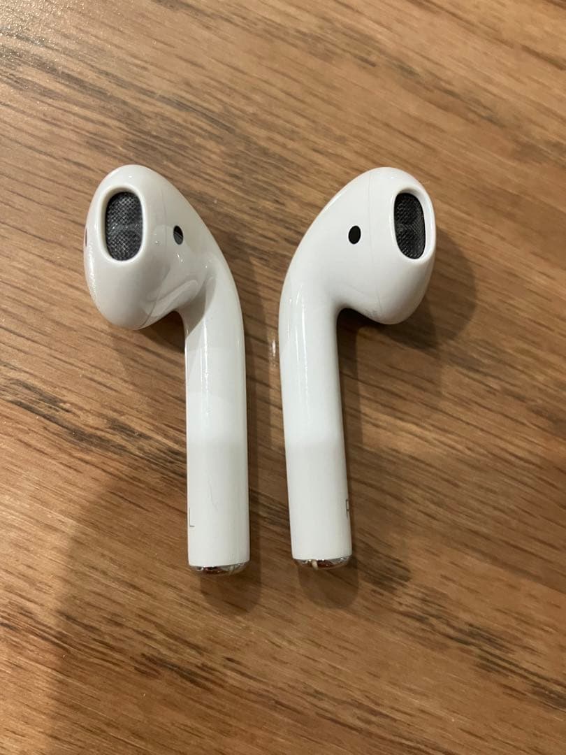 Apple AirPods 第二世代　MV7N2J/A