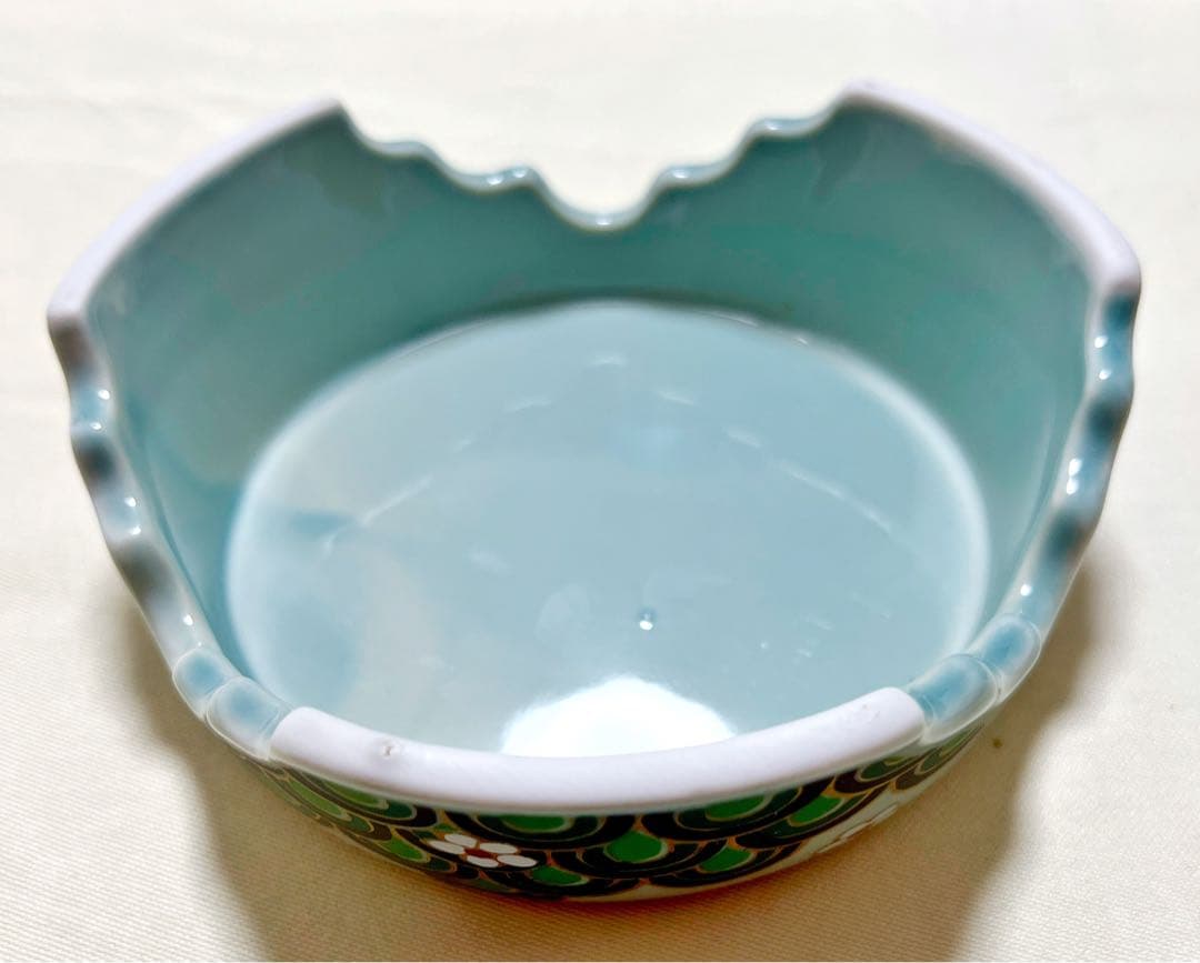 未使用　陶磁器　古伊万里　金彩色絵花鳥図　台座付き　沈香壷　飾り壷