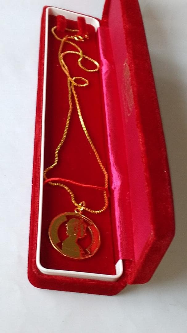 エリザベス2世 カットアウト ペンダント カナダ 1987年 金鍍金仕上 新品