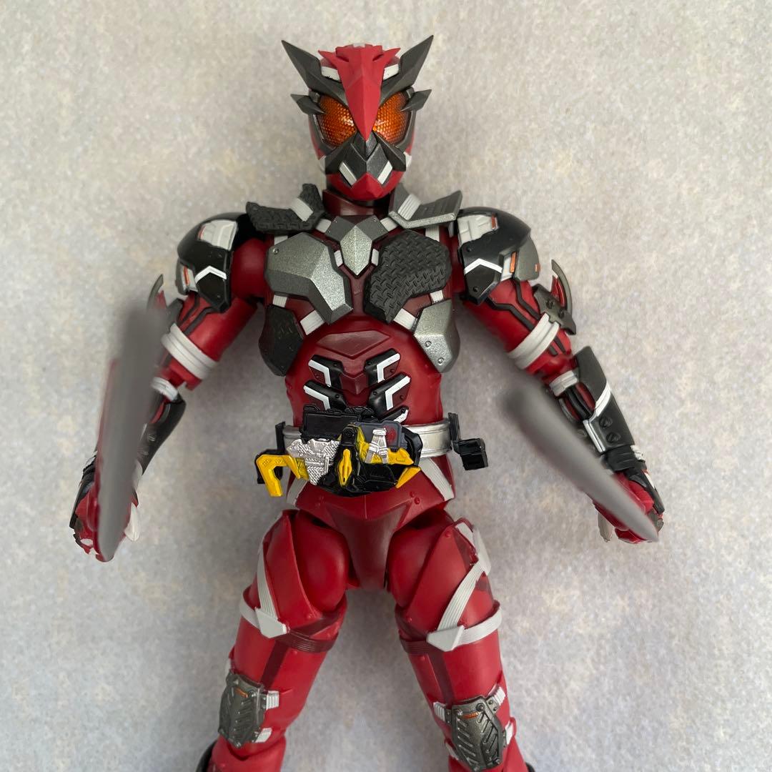 S.H.Figuartsフィギュアーツ 仮面ライダー雷